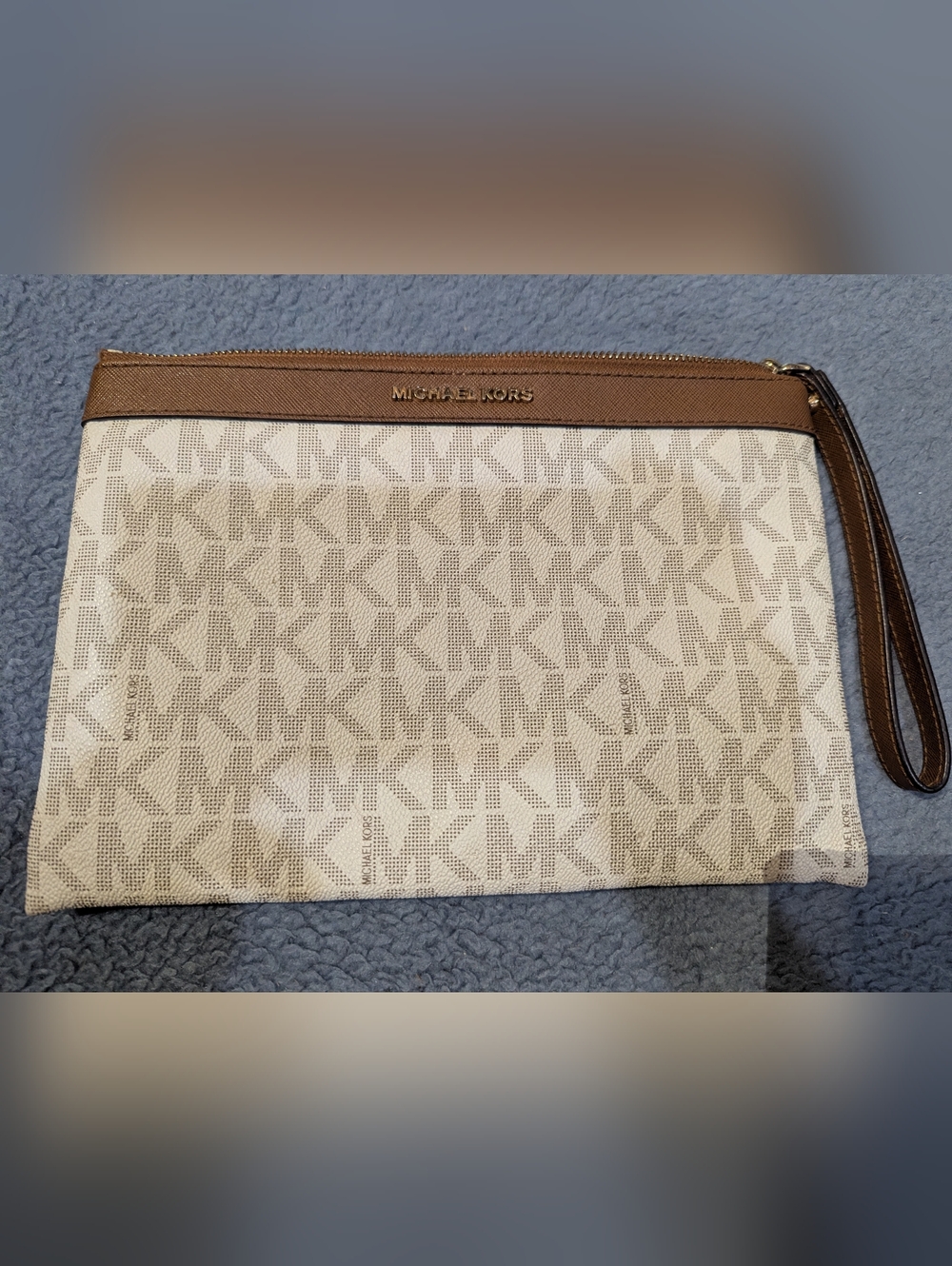 Michael Kors Men's Jet Set Signature Logo Pouch in Beige/Tan
